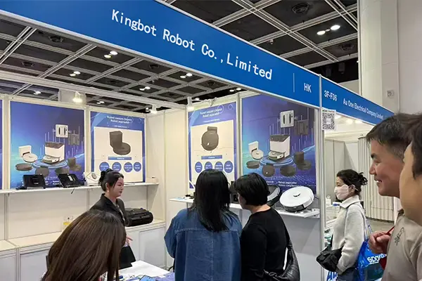 kingbot team meeting buyers at a global trade show