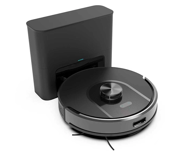 Self-emptying robot vacuum cleaner with dust collection dock