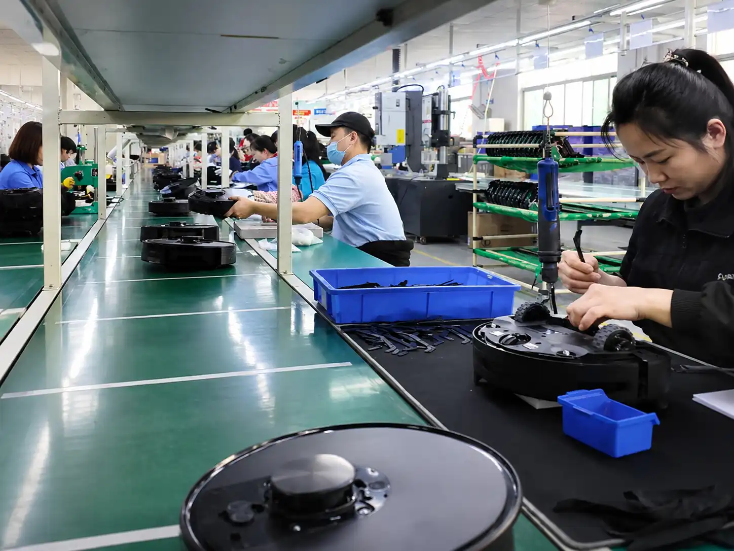 Robot vacuum assembly production line